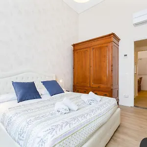 Apartamento I Renai - Ponte Delle Grazie Modern, Florencia